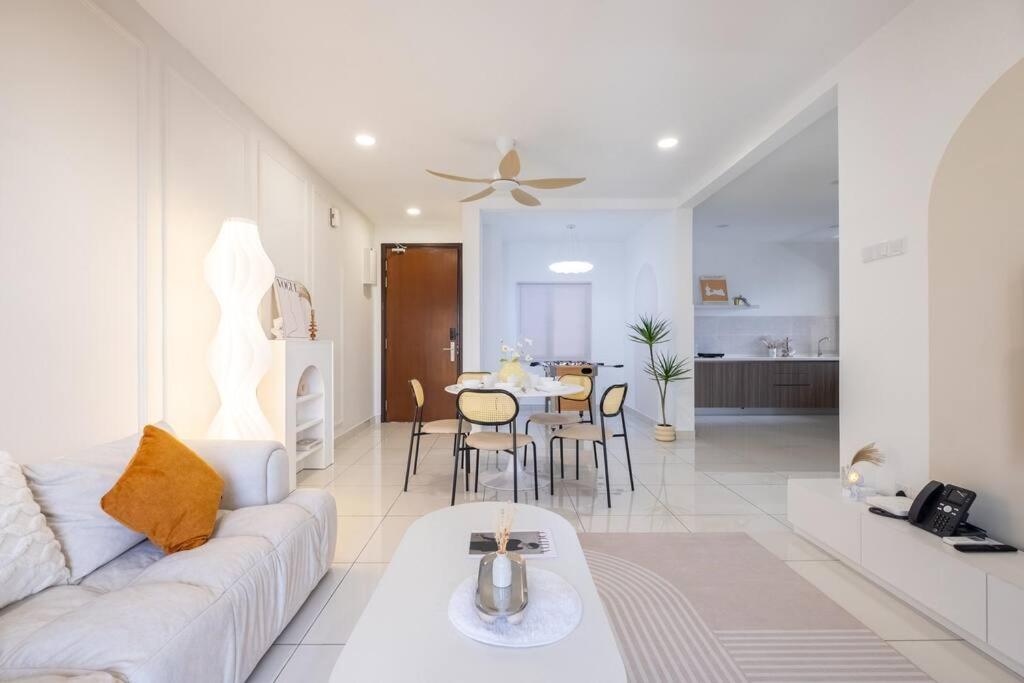 Instagrammable Paraiso Near Pavilion Bukit Jalil 7pax Apartment Kuala Lumpur
