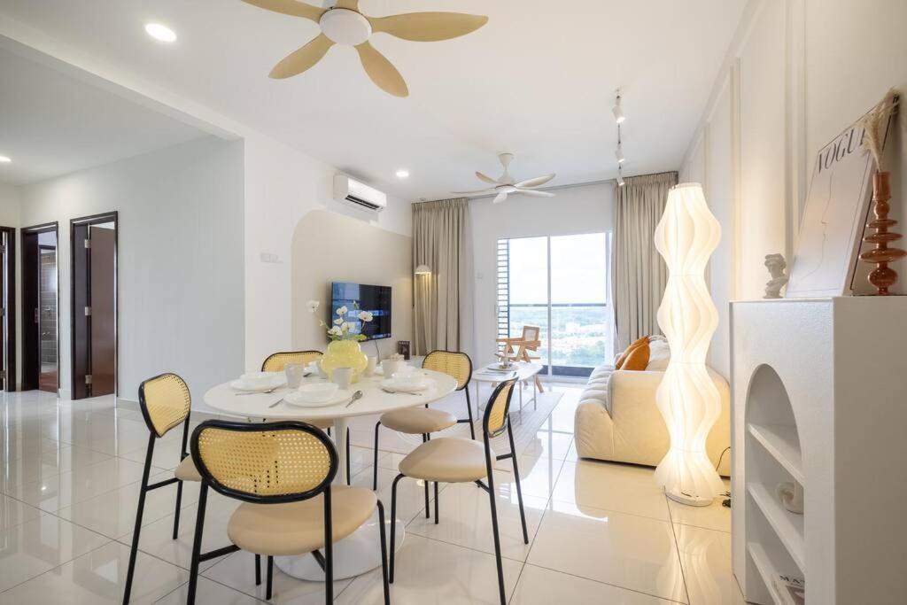 Instagrammable Paraiso Near Pavilion Bukit Jalil 7pax Apartment
