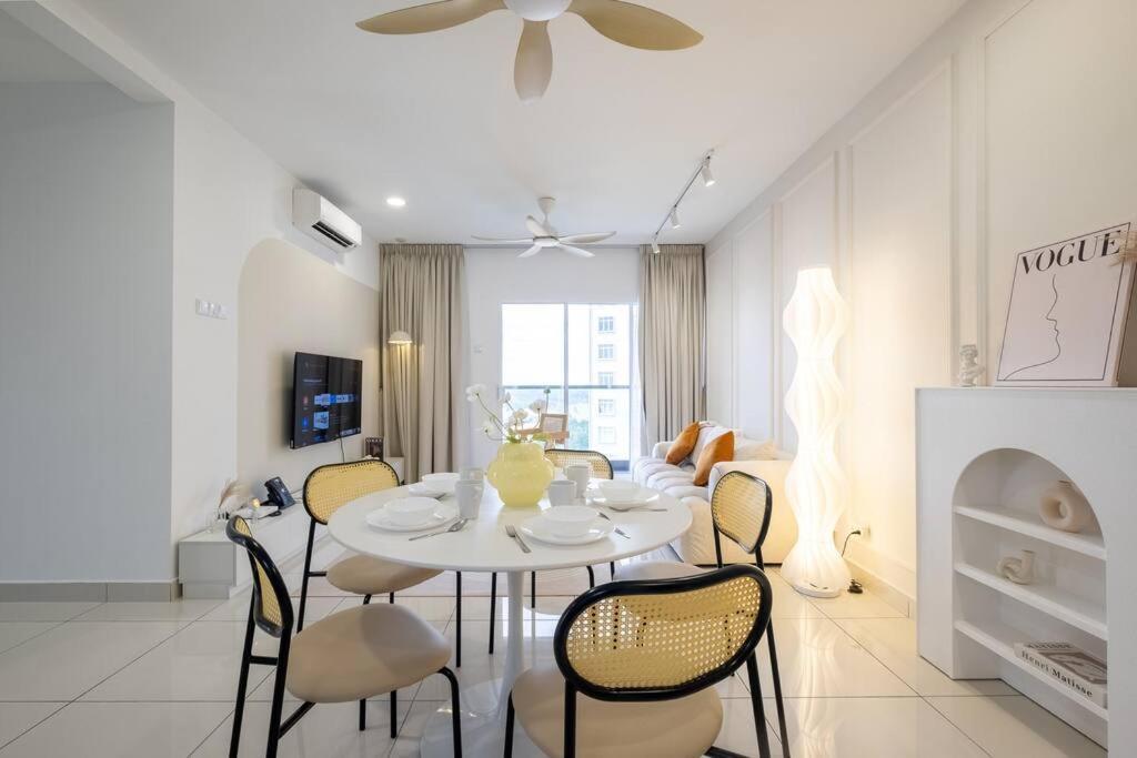 Apartment Instagrammable Paraiso Near Pavilion Bukit Jalil 7pax Kuala Lumpur